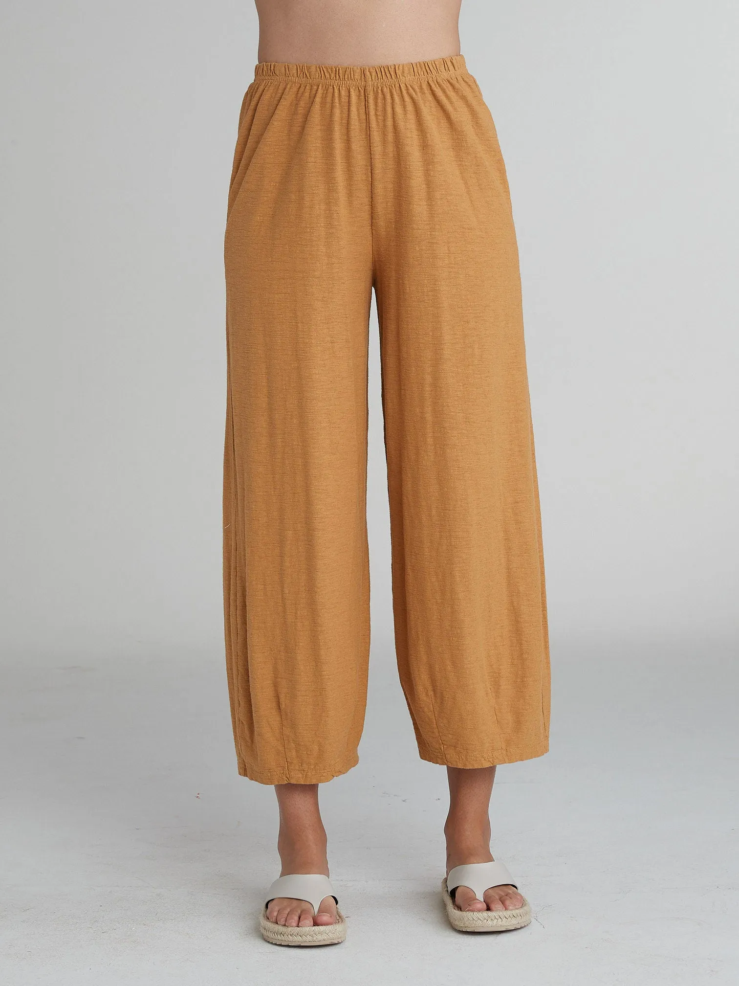 2088 Cropped Darted Pant-Manuka