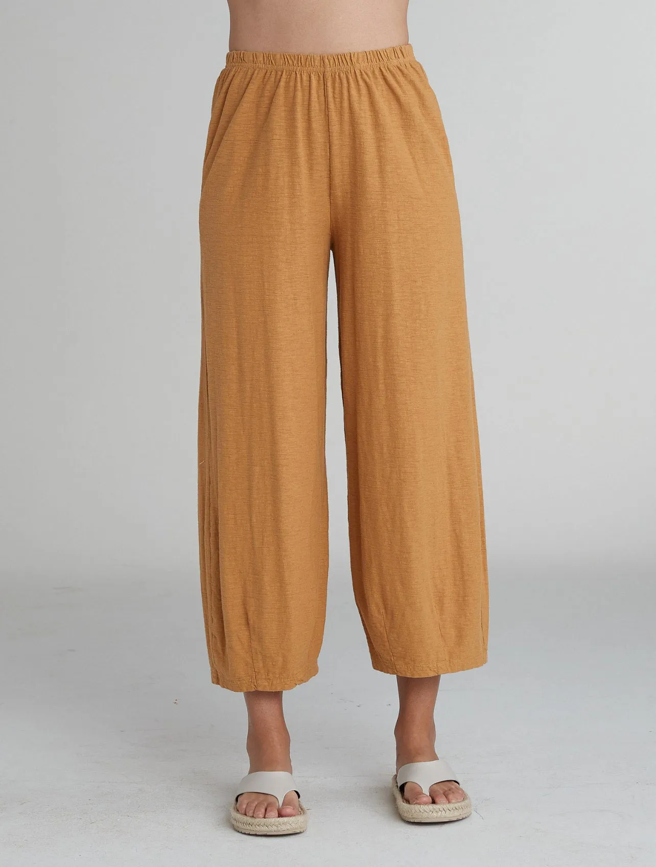 2088 Cropped Darted Pant-Manuka