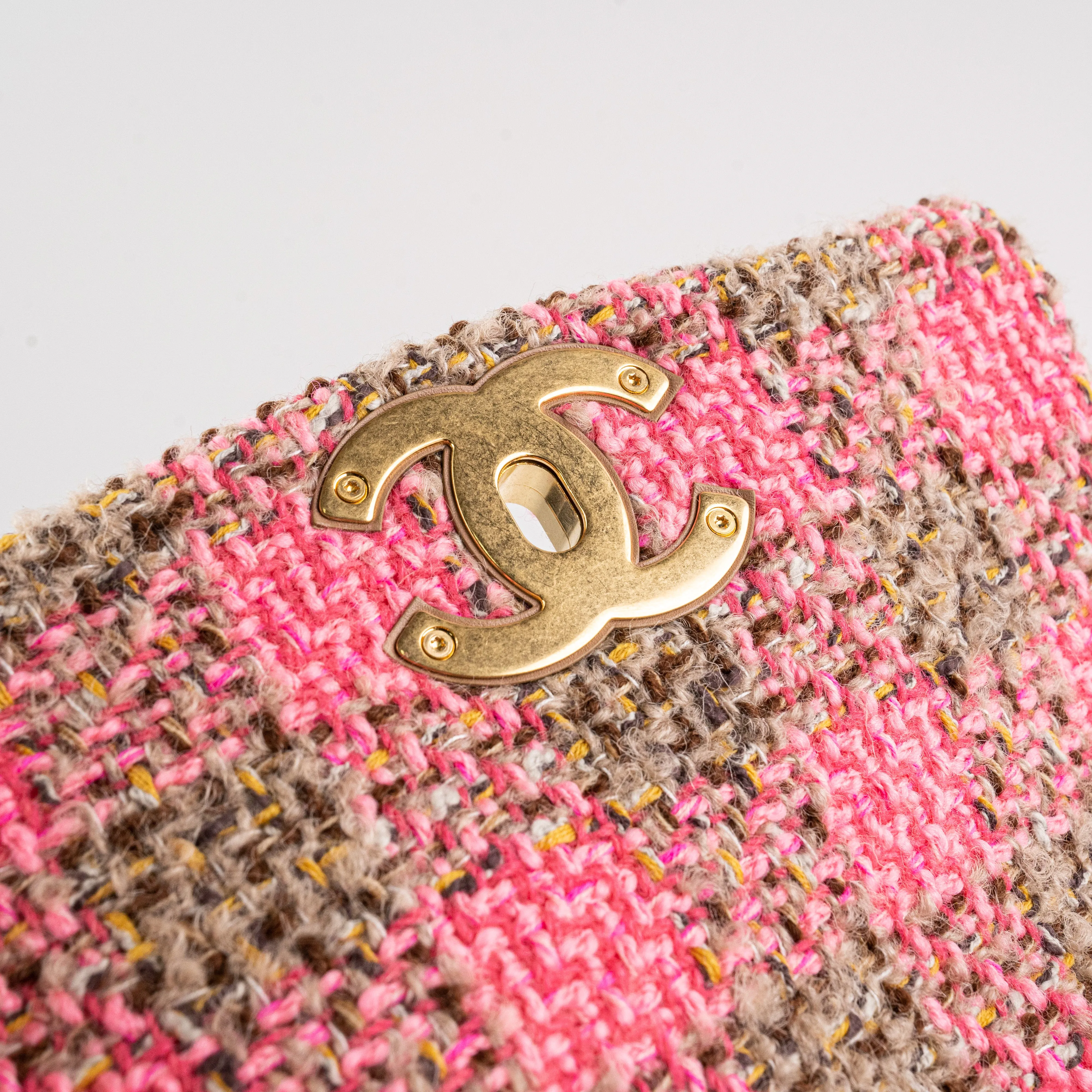 ITEM 14 - Chanel 19 Small seasonal Tweed Pink